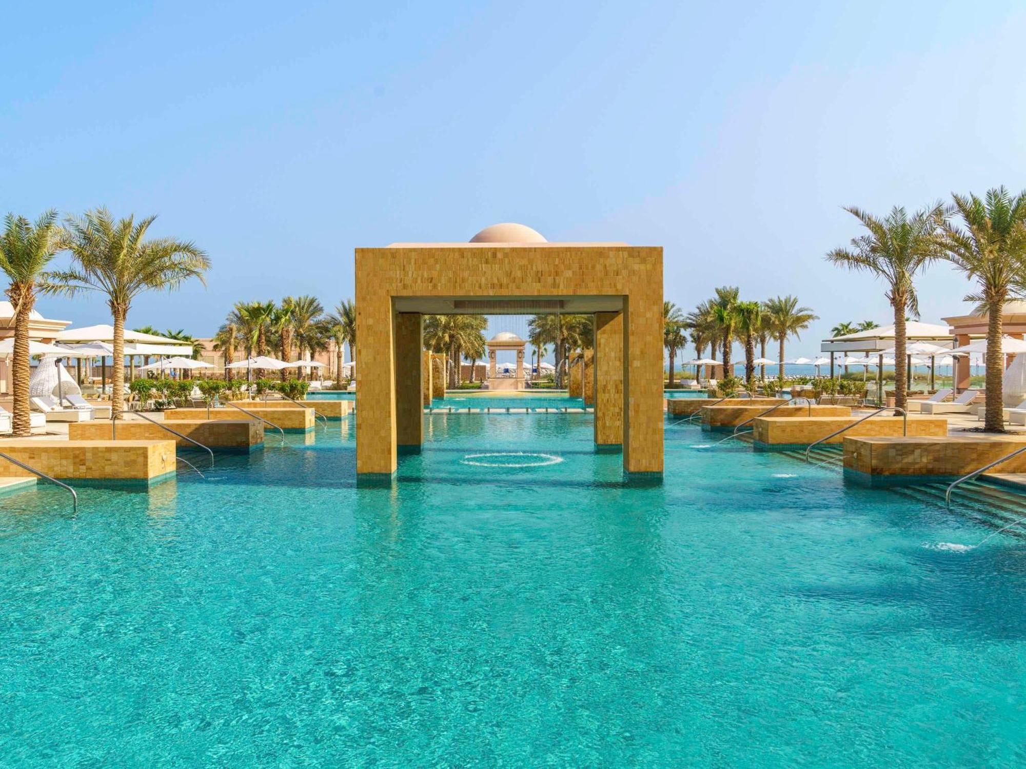 Rixos Marina Abu Dhabi 호텔 외부 사진